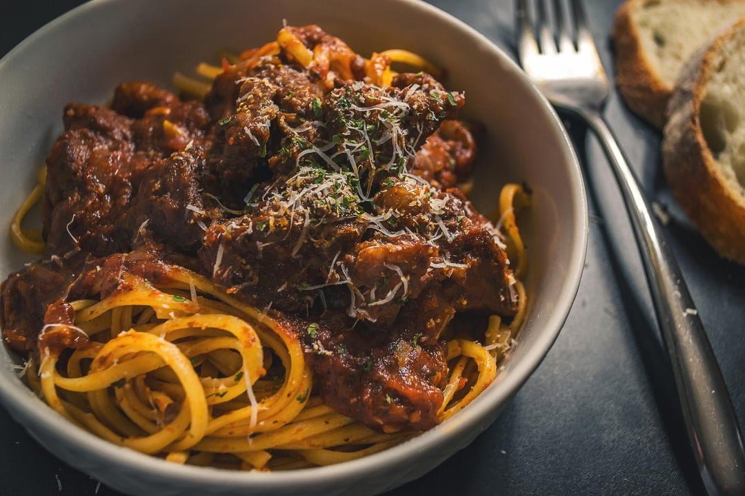 Braised Beef in Red Wine with Tomato Sauce