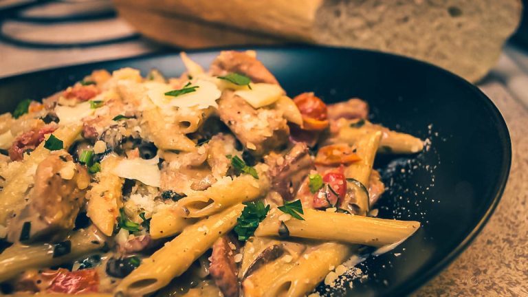 Creamy Chicken Bacon Mushroom Pasta